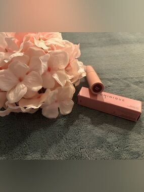 Dominique Cosmetics – Pillow Soft Hydrating Stain in Berry Soft